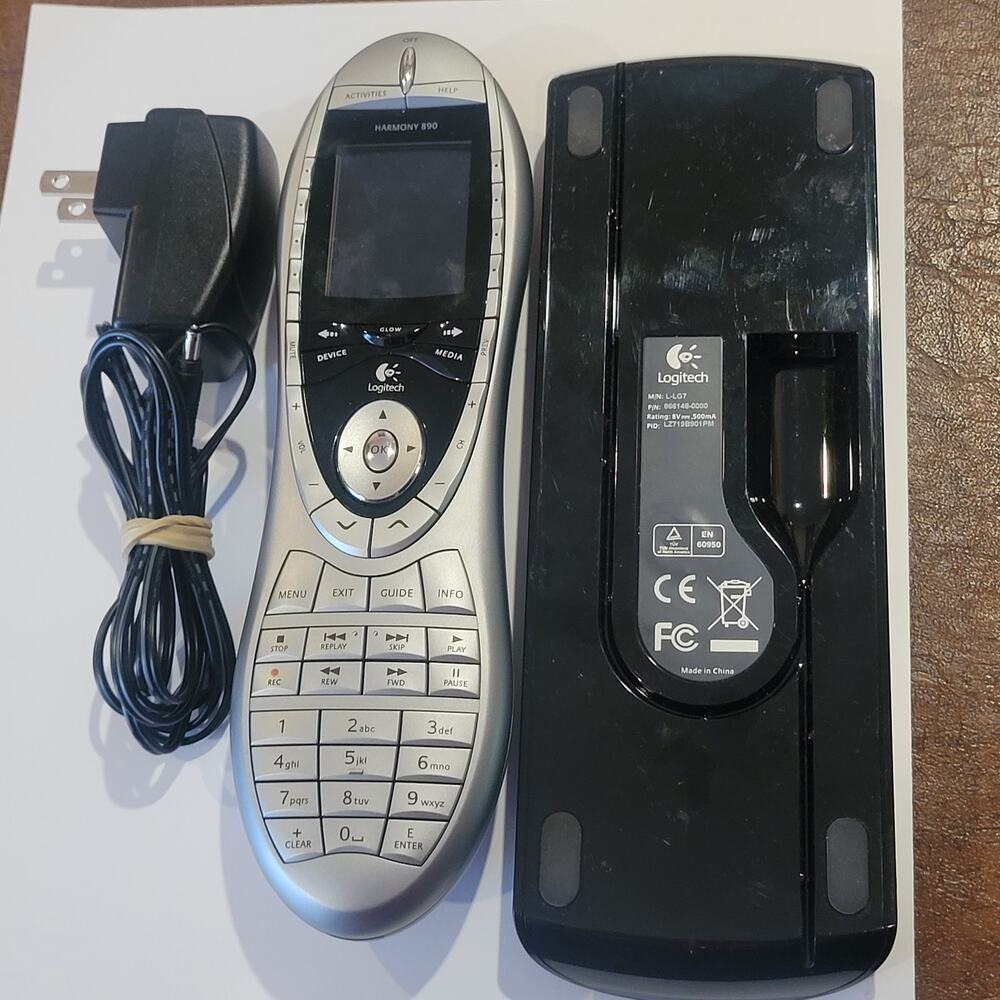 Logitech Harmony 890 Universal Remote Control W/ Charging Dock and battery